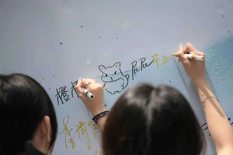 毕业季  2025，青春再出发